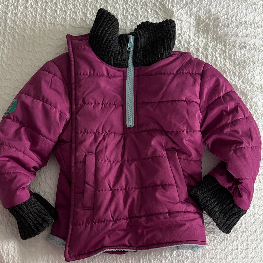 Buckle Me 24m Puffer Jacket in Plum and Dark Gray